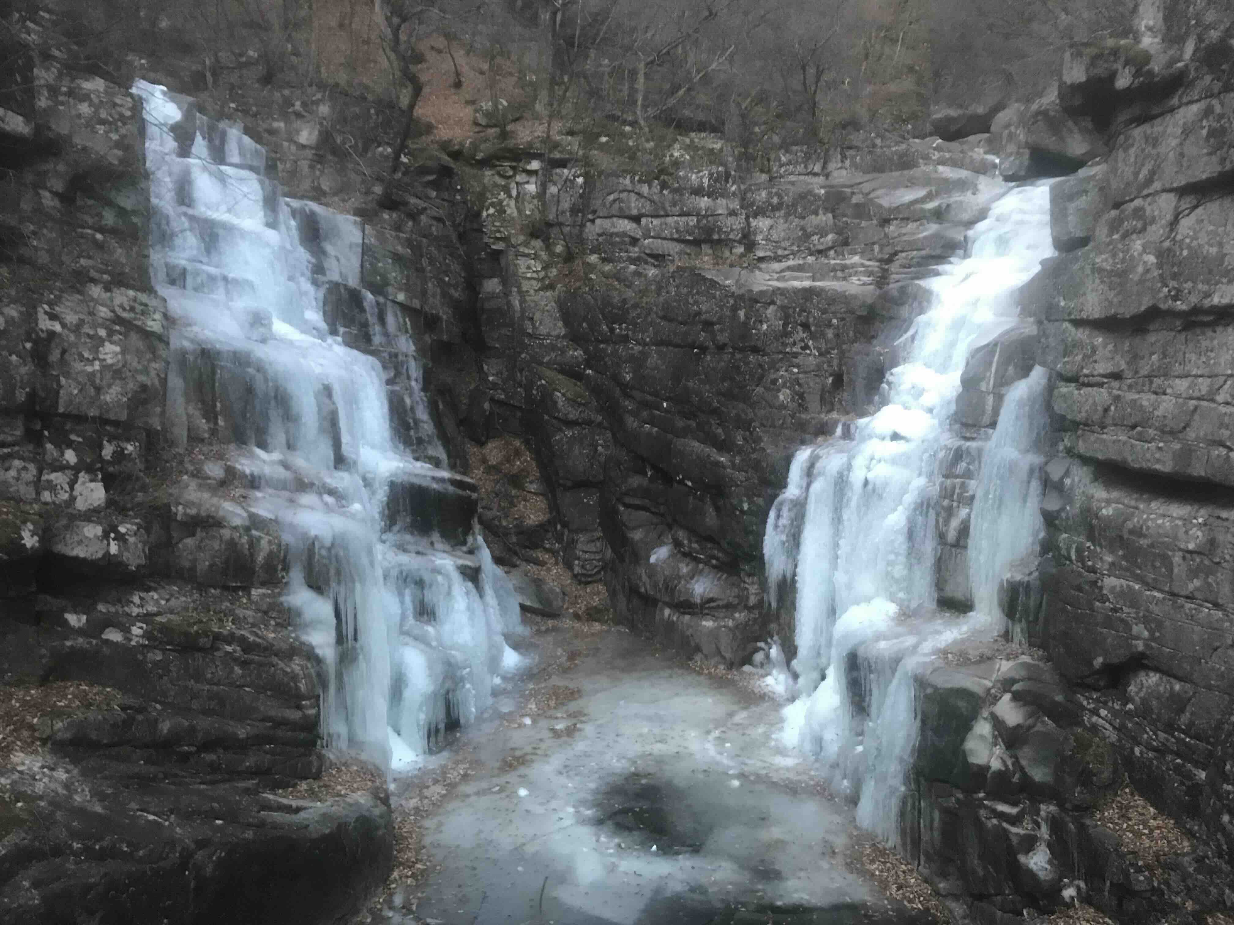 두타산 계곡에서...